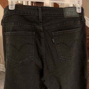 Levi's Women's 711 Black Skinny Jeans Mid Rise sz 28